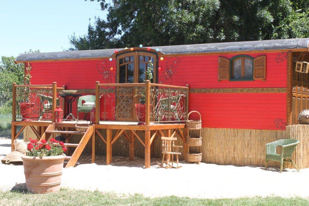 לינה וארוחת בוקר La Roulotte "Les Saintes" מראה חיצוני תמונה